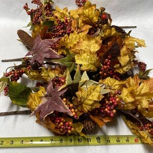 Autumn Leaf and Berry Decor Set of 4